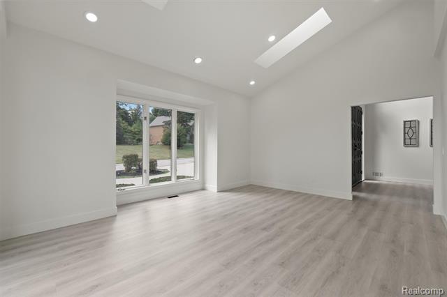 Builiding view twenty for 4117 Marlwood, West Bloomfield, MI. 48323