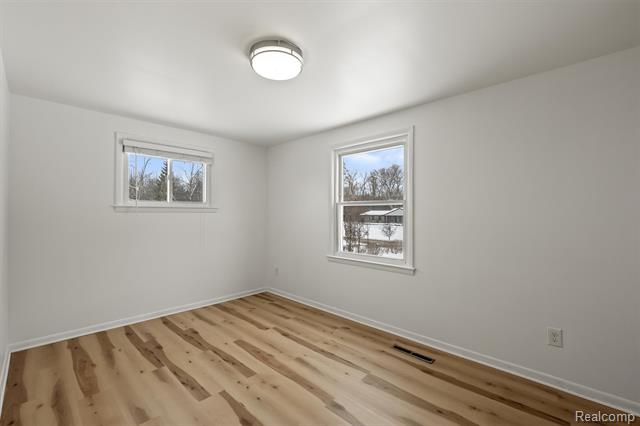 Builiding view eighteen for 5570 Forman, Bloomfield Hills, MI. 48301