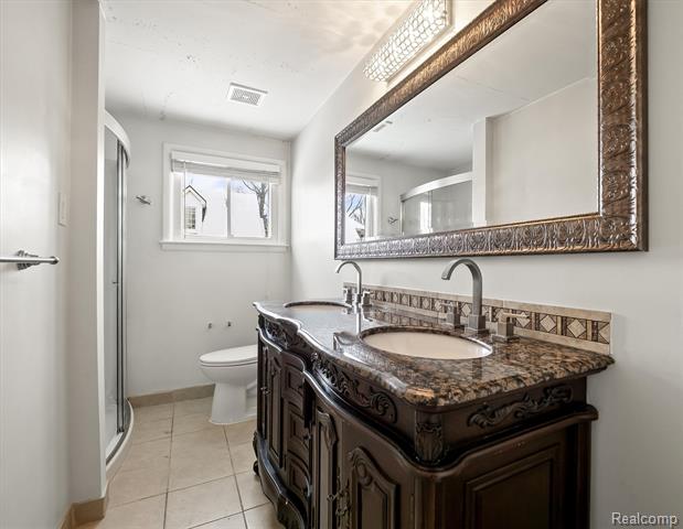 Builiding view fifteen for 5570 Forman, Bloomfield Hills, MI. 48301