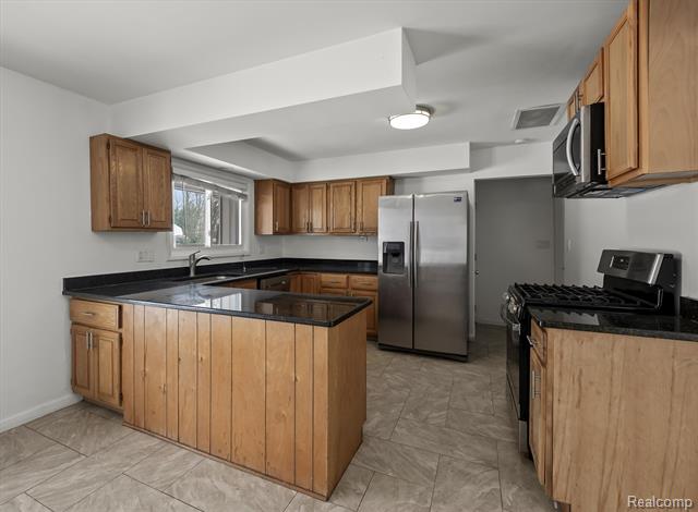 Builiding view four for 5570 Forman, Bloomfield Hills, MI. 48301