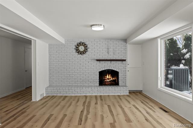 Builiding view nine for 5570 Forman, Bloomfield Hills, MI. 48301