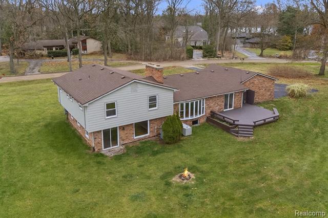 Builiding view one for 5570 Forman, Bloomfield Hills, MI. 48301