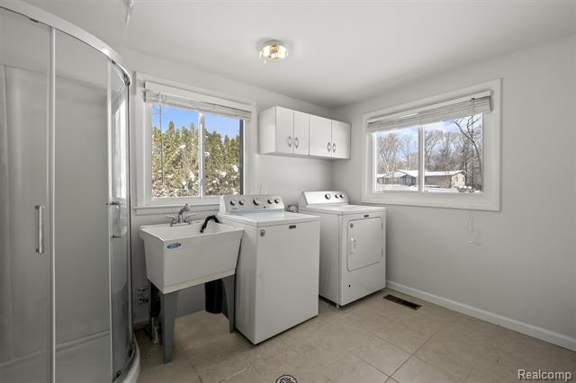 Builiding view twelve for 5570 Forman, Bloomfield Hills, MI. 48301