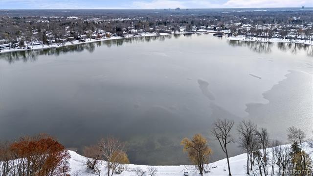 Builiding view twenty five for 5570 Forman, Bloomfield Hills, MI. 48301