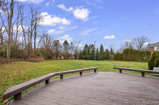 Builiding view twenty one for 5570 Forman, Bloomfield Hills, MI. 48301