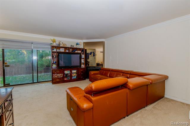 Builiding view eight for 1105 Kirts, Troy, MI. 48084