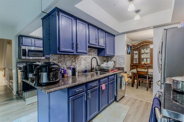 Builiding view eleven for 1105 Kirts, Troy, MI. 48084