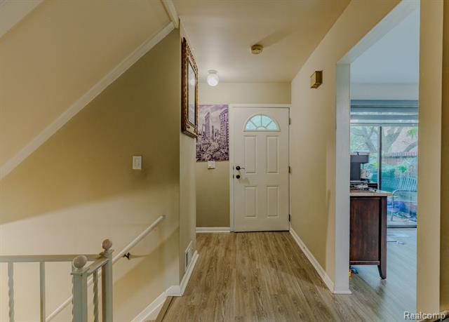 Builiding view four for 1105 Kirts, Troy, MI. 48084