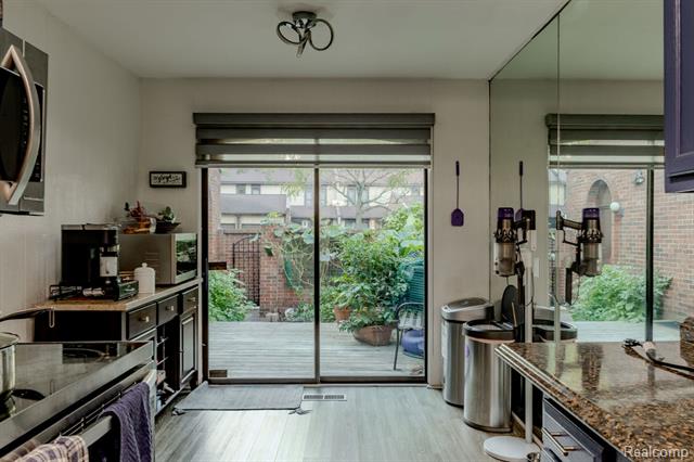 Builiding view fourteen for 1105 Kirts, Troy, MI. 48084