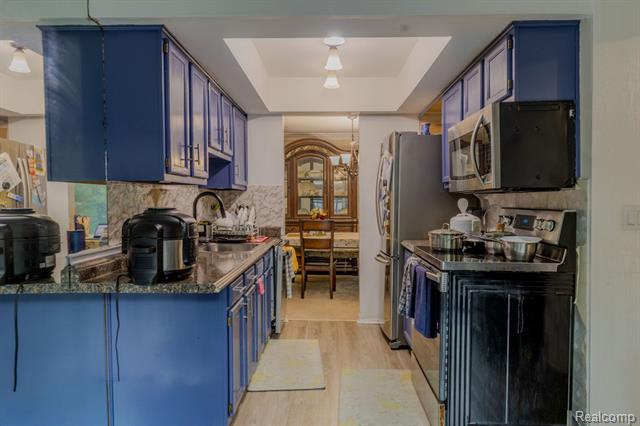 Builiding view nine for 1105 Kirts, Troy, MI. 48084