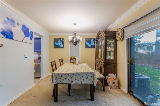 Builiding view seventeen for 1105 Kirts, Troy, MI. 48084