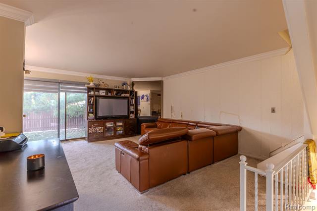 Builiding view six for 1105 Kirts, Troy, MI. 48084