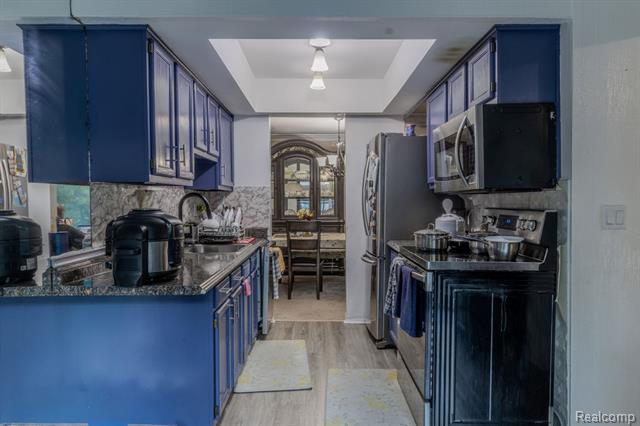 Builiding view ten for 1105 Kirts, Troy, MI. 48084