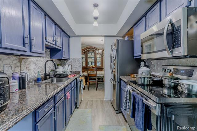 Builiding view twelve for 1105 Kirts, Troy, MI. 48084