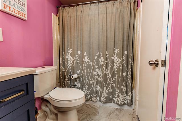 Builiding view twenty four for 1105 Kirts, Troy, MI. 48084