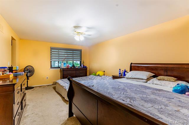 Builiding view twenty two for 1105 Kirts, Troy, MI. 48084