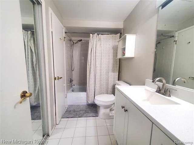 Builiding view eighteen for 1223 Kirts, Troy, MI. 48084