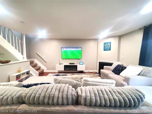 Builiding view four for 1223 Kirts, Troy, MI. 48084