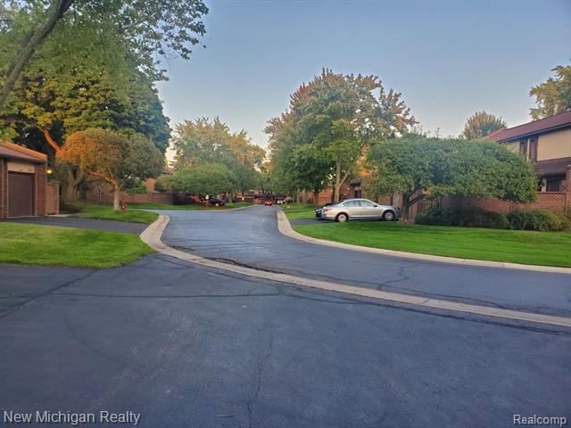 Builiding view thirty two for 1223 Kirts, Troy, MI. 48084