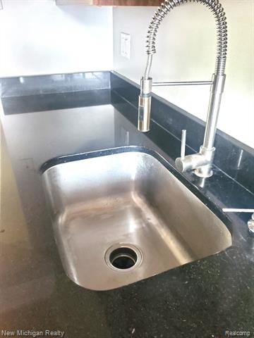 Builiding view twelve for 1223 Kirts, Troy, MI. 48084