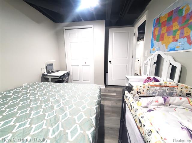 Builiding view twenty four for 1223 Kirts, Troy, MI. 48084