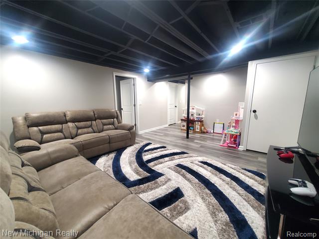 Builiding view twenty one for 1223 Kirts, Troy, MI. 48084