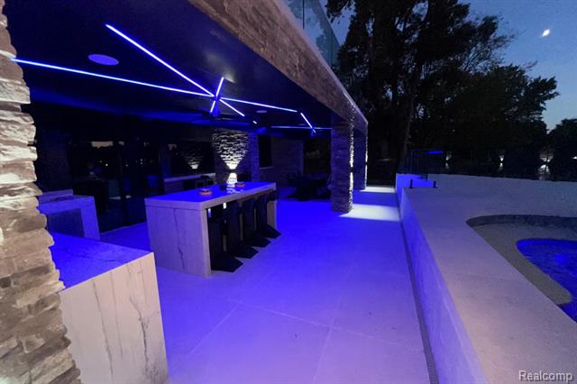 Builiding view fifty nine for 5116 West Bloomfield Lake, West Bloomfield, MI. 48323