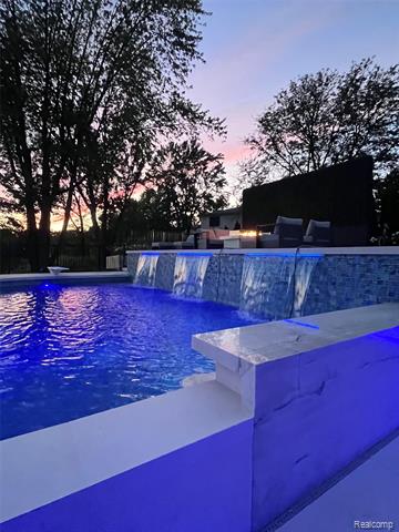 Builiding view fifty seven for 5116 West Bloomfield Lake, West Bloomfield, MI. 48323