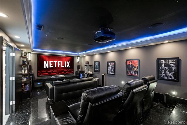 Builiding view fifty six for 5116 West Bloomfield Lake, West Bloomfield, MI. 48323