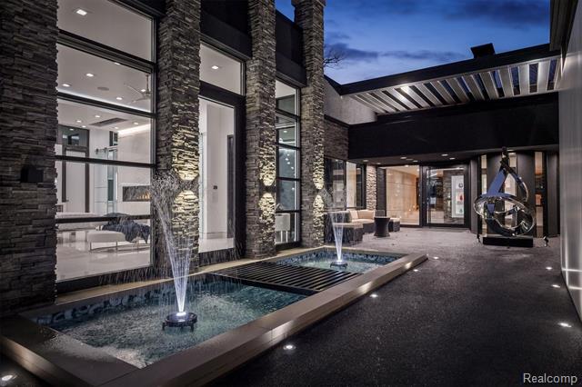 Builiding view five for 5116 West Bloomfield Lake, West Bloomfield, MI. 48323