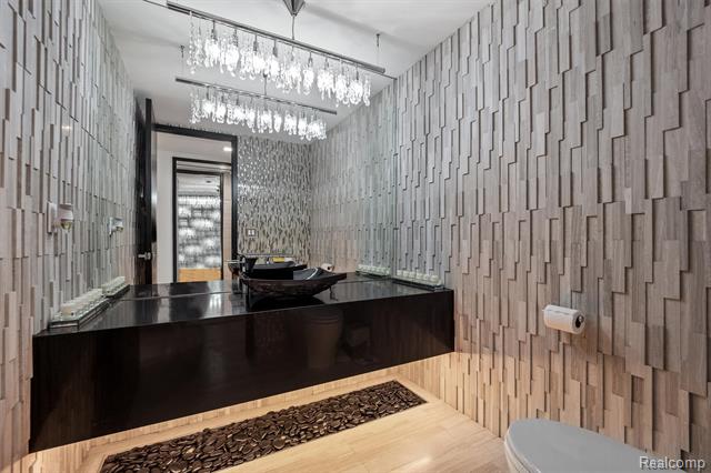 Builiding view forty eight for 5116 West Bloomfield Lake, West Bloomfield, MI. 48323