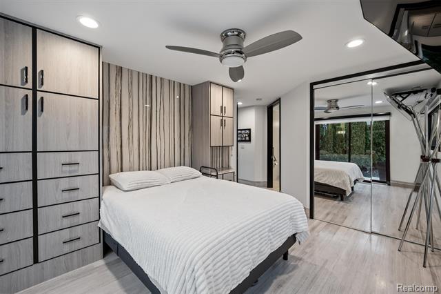 Builiding view forty seven for 5116 West Bloomfield Lake, West Bloomfield, MI. 48323