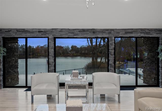 Builiding view nineteen for 5116 West Bloomfield Lake, West Bloomfield, MI. 48323