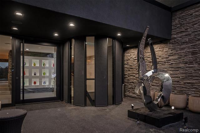 Builiding view six for 5116 West Bloomfield Lake, West Bloomfield, MI. 48323