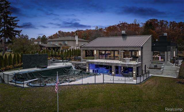 Builiding view sixty five for 5116 West Bloomfield Lake, West Bloomfield, MI. 48323