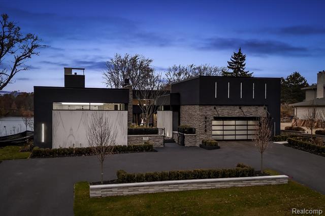 Builiding view sixty seven for 5116 West Bloomfield Lake, West Bloomfield, MI. 48323