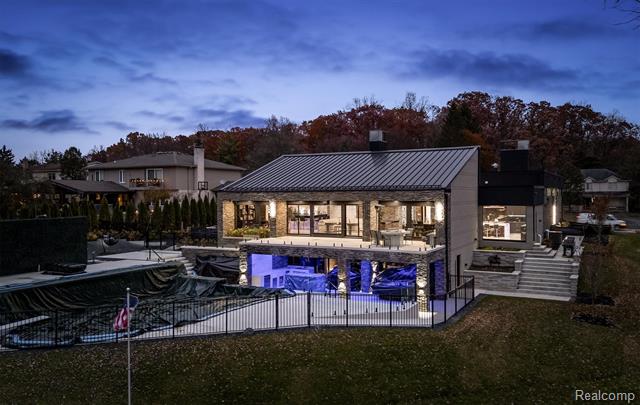 Builiding view sixty three for 5116 West Bloomfield Lake, West Bloomfield, MI. 48323