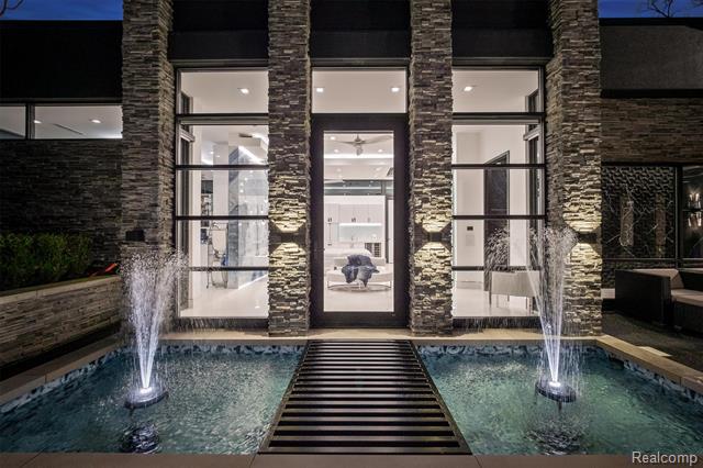 Builiding view thirty one for 5116 West Bloomfield Lake, West Bloomfield, MI. 48323