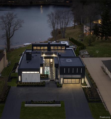 Builiding view three for 5116 West Bloomfield Lake, West Bloomfield, MI. 48323