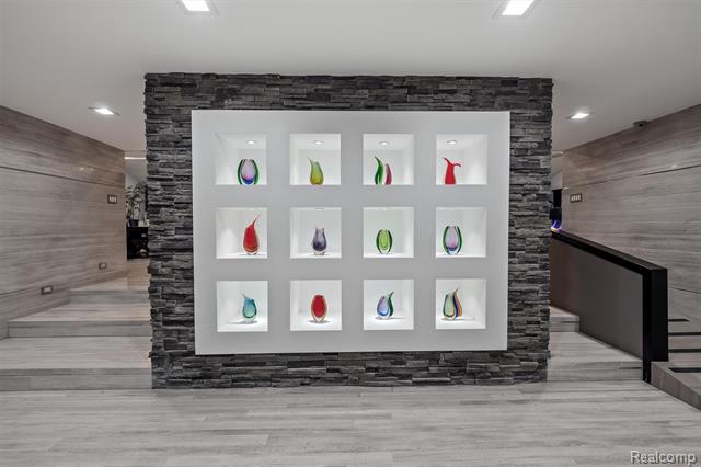 Builiding view twelve for 5116 West Bloomfield Lake, West Bloomfield, MI. 48323