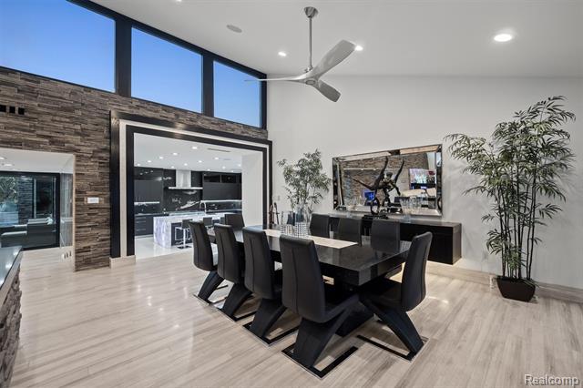 Builiding view twenty five for 5116 West Bloomfield Lake, West Bloomfield, MI. 48323