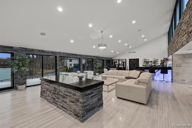 Builiding view twenty four for 5116 West Bloomfield Lake, West Bloomfield, MI. 48323