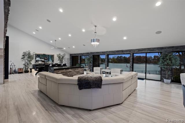 Builiding view twenty for 5116 West Bloomfield Lake, West Bloomfield, MI. 48323