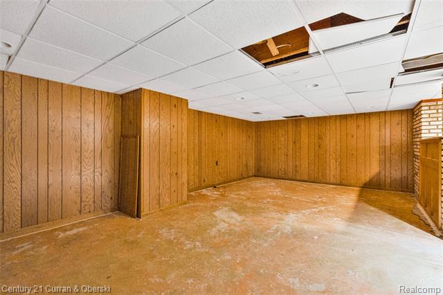 Builiding view thirty six for 5994 Glen Eagles, West Bloomfield, MI. 48323