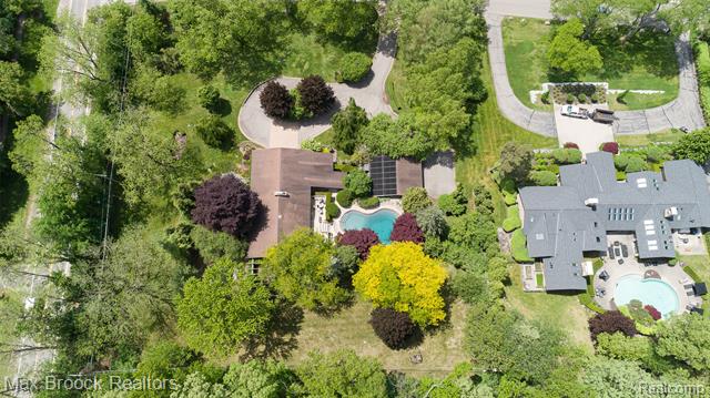 Builiding view thirty five for 20 Martell, Bloomfield Hills, MI. 48304