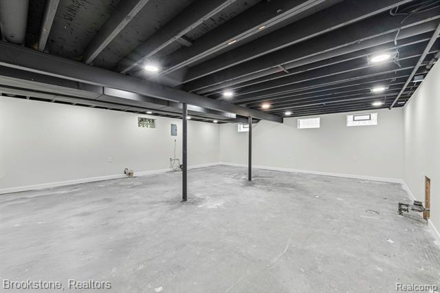Builiding view ten for 5652 Tequesta, West Bloomfield, MI. 48323