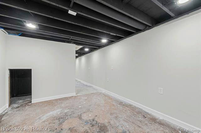 Builiding view thirteen for 5652 Tequesta, West Bloomfield, MI. 48323