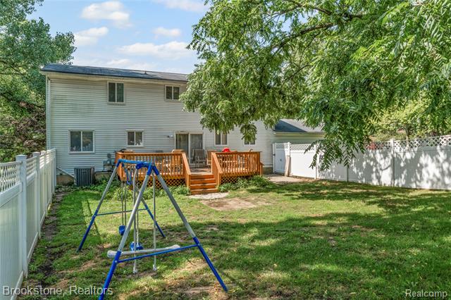 Builiding view thirty nine for 5652 Tequesta, West Bloomfield, MI. 48323