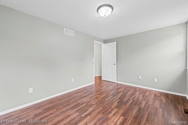 Builiding view thirty three for 5652 Tequesta, West Bloomfield, MI. 48323