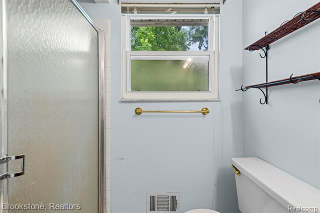 Builiding view thirty for 5652 Tequesta, West Bloomfield, MI. 48323